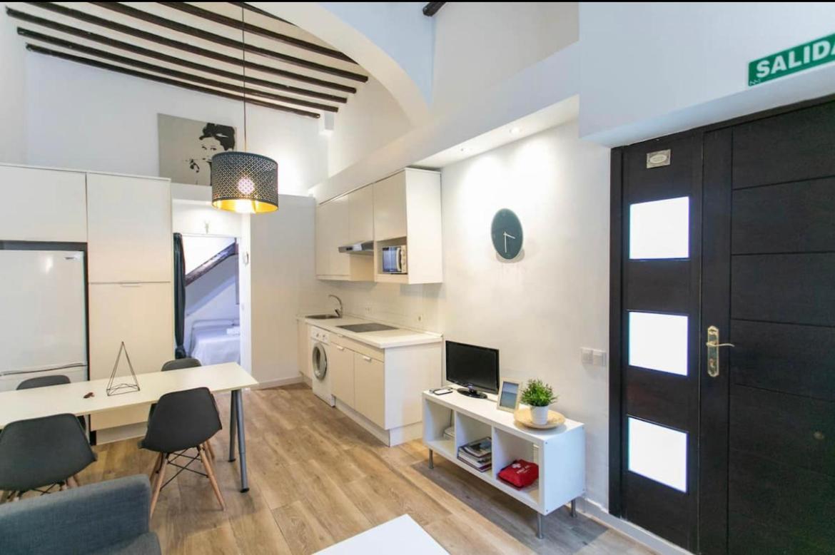 Rooms Postigo Bajo Малага Экстерьер фото